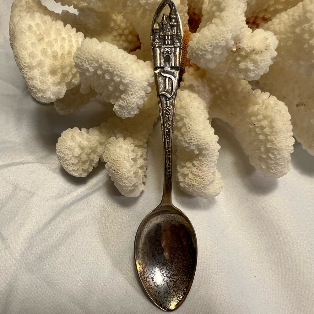 Vintage Lot of 7 Assorted Collectible Souvenir Spoons Set. - Picture 9 of 9